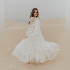 NWT Untamed Petals - Dreamer Maxi in white